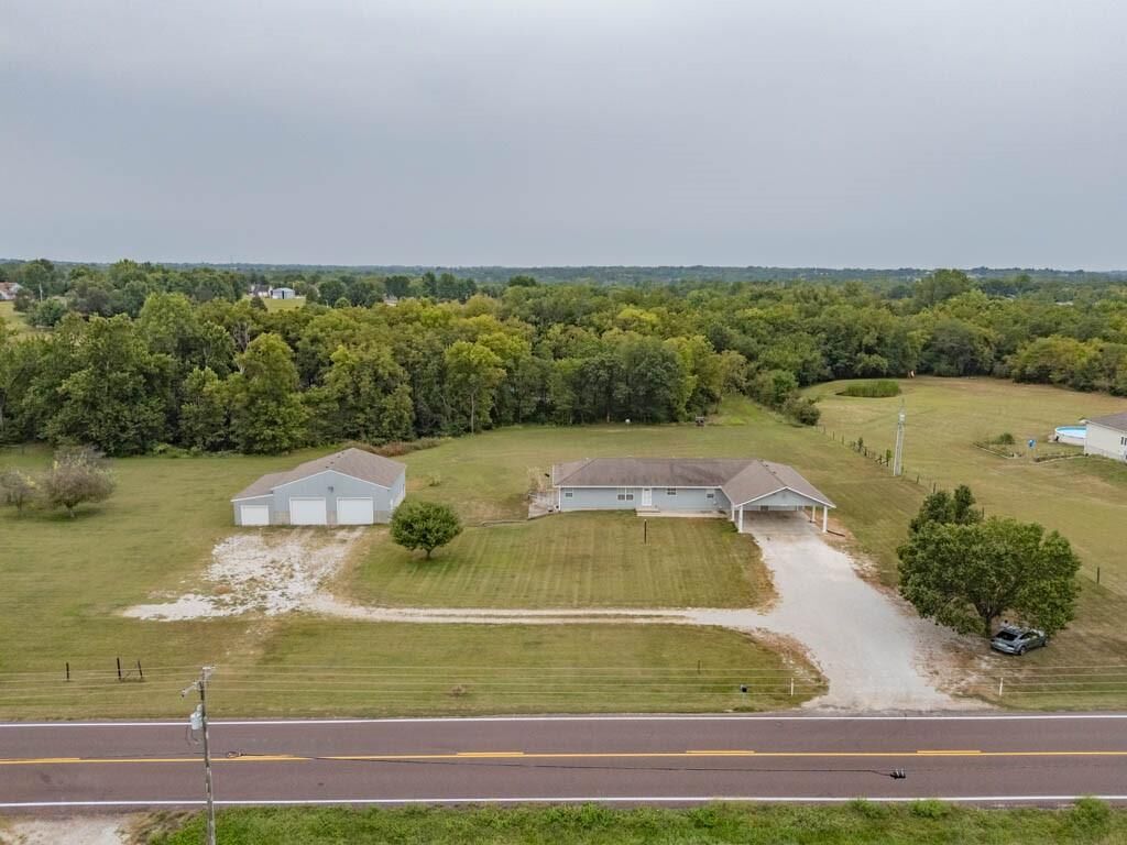 Property Photo: 16901 Leavenworth Road KS 66007