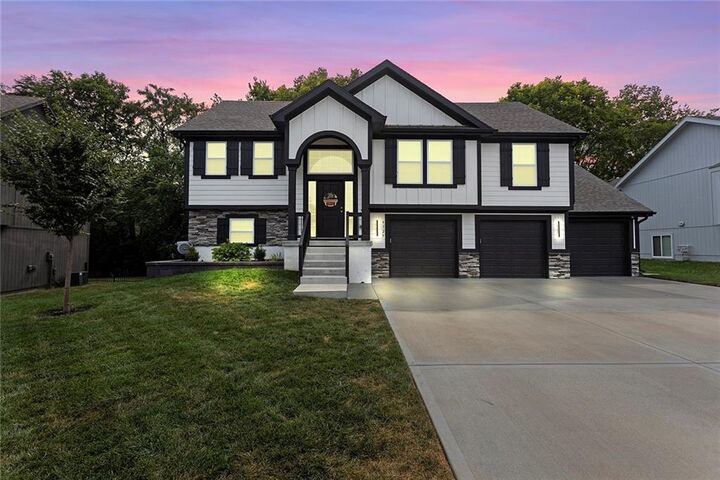 Property Photo:  6125 NE 118th Street  MO 64156 