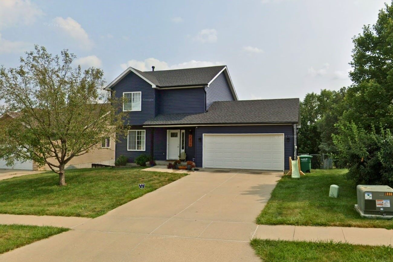 Property Photo:  1810 Merle Huff Avenue  IA 50211 
