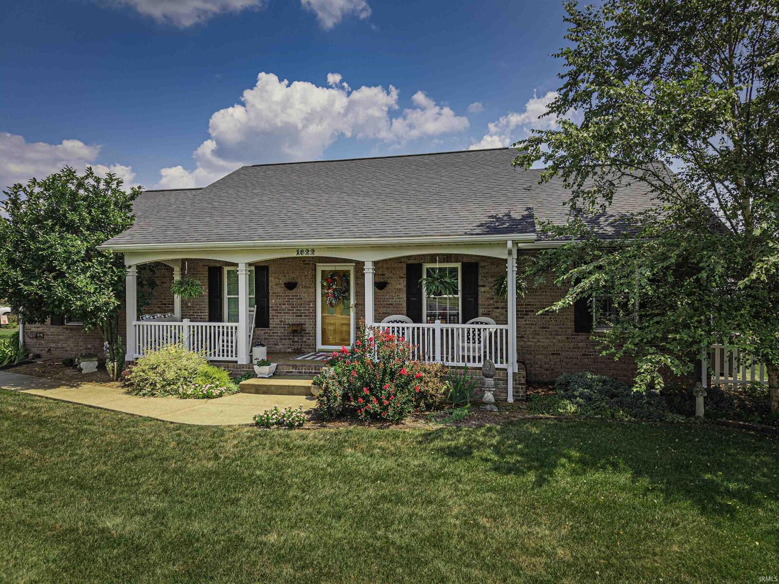 Property Photo:  1622 Birchwood Drive  IN 47670 