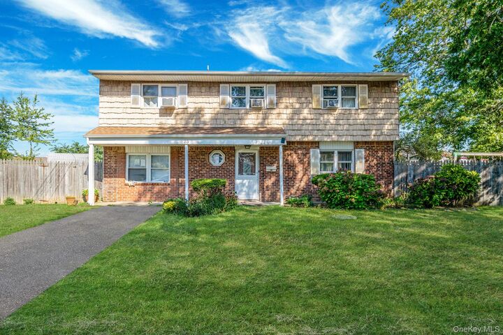 23 Caroline Court  North Babylon NY 11703 photo