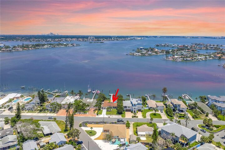 Property Photo:  7121 Bay Street  FL 33706 