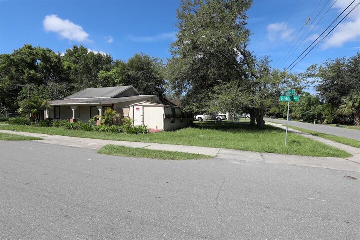 Property Photo: 2747 Eaton Avenue FL 33803
