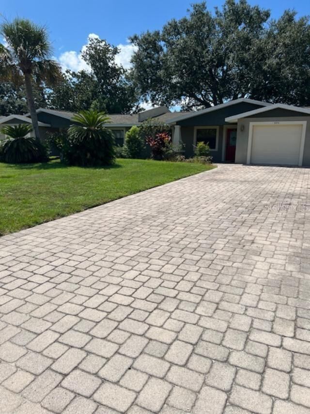 Property Photo: 975 W Minnehaha Avenue FL 34711