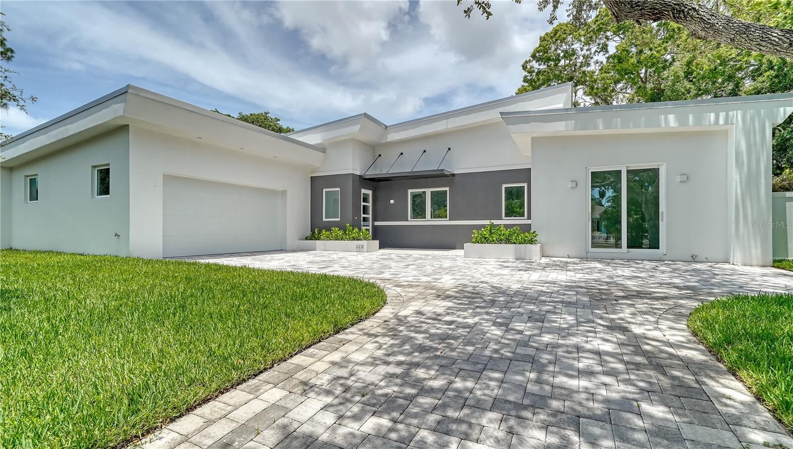 Property Photo: 2231 Wood Street FL 34237