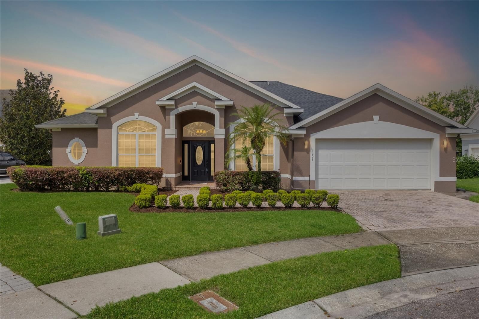 Property Photo:  5208 Phillips Oaks Lane  FL 32812 