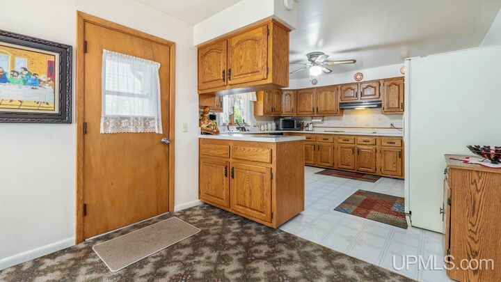 Property Photo:  912 Michigan Avenue  MI 49837 