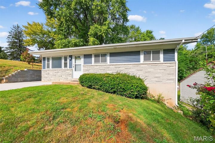 Property Photo:  903 Arline Avenue  MO 63135 