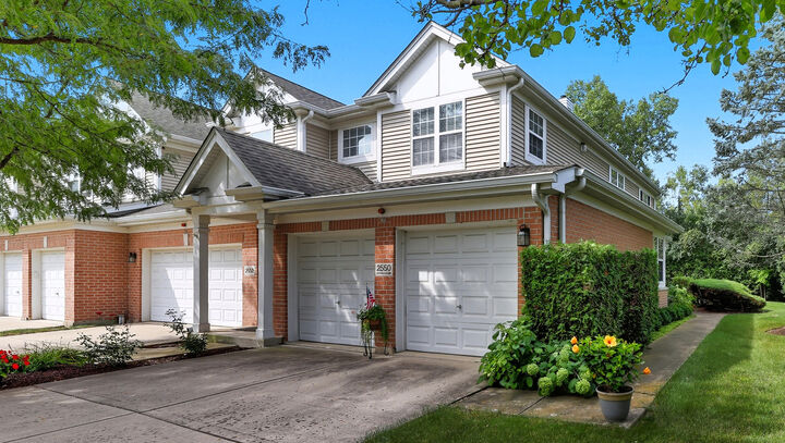 Property Photo:  2550 Camberley Circle 5-810  IL 60154 