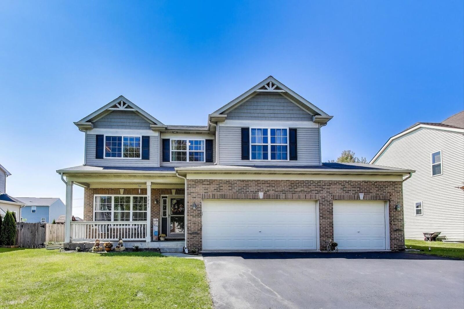 Property Photo:  3263 Pinewood Drive  IL 60560 