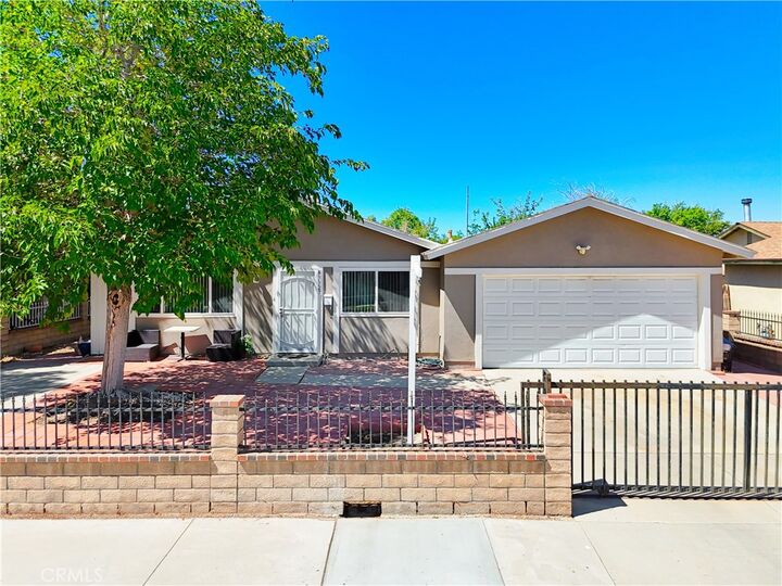 Property Photo:  43327 Echard Avenue  CA 93536 