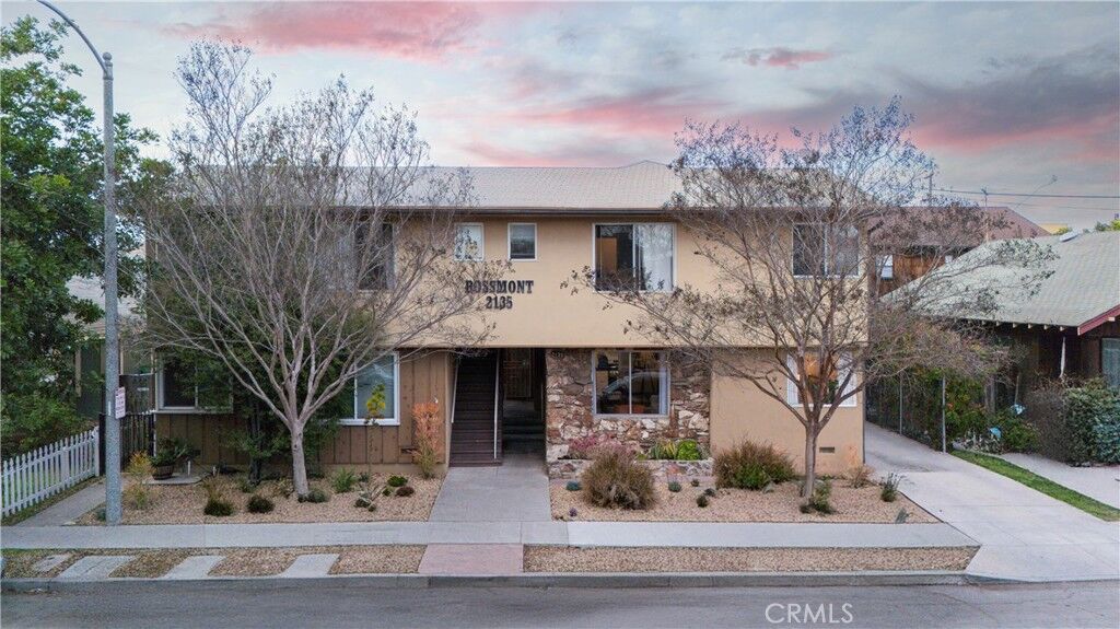 Property Photo:  2135 E Florida Street 2  CA 90814 