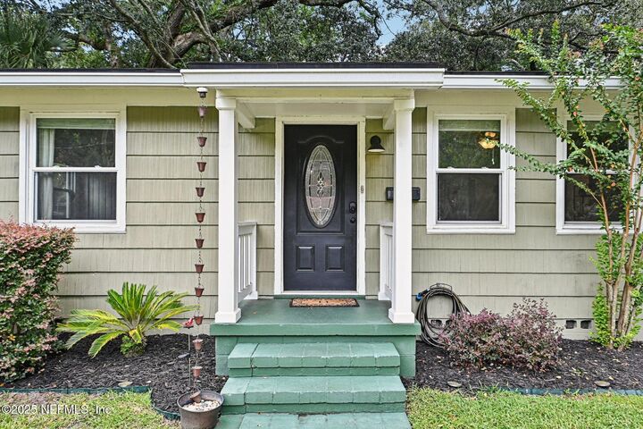 Property Photo:  4637 Homestead Road  FL 32210 