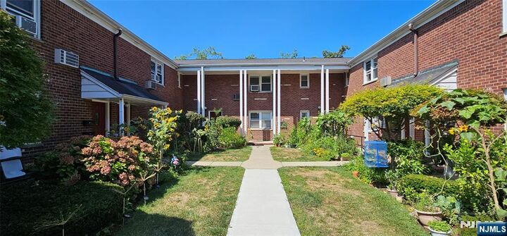 Property Photo:  725 Broad Avenue 5A  NJ 07657 