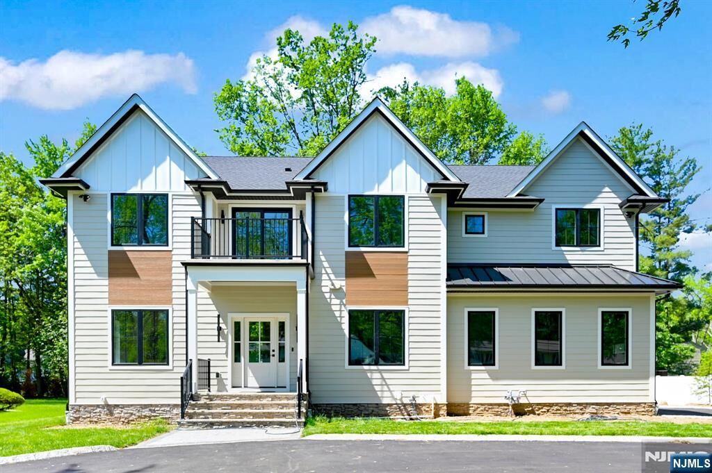 Property Photo:  17 Arlington Drive  NJ 07039 