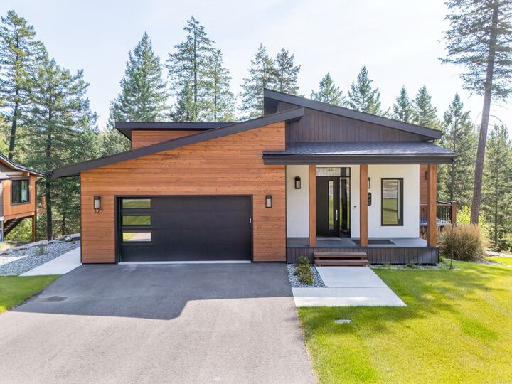 Property Photo: 327 Gleneagles Trail MT 59912