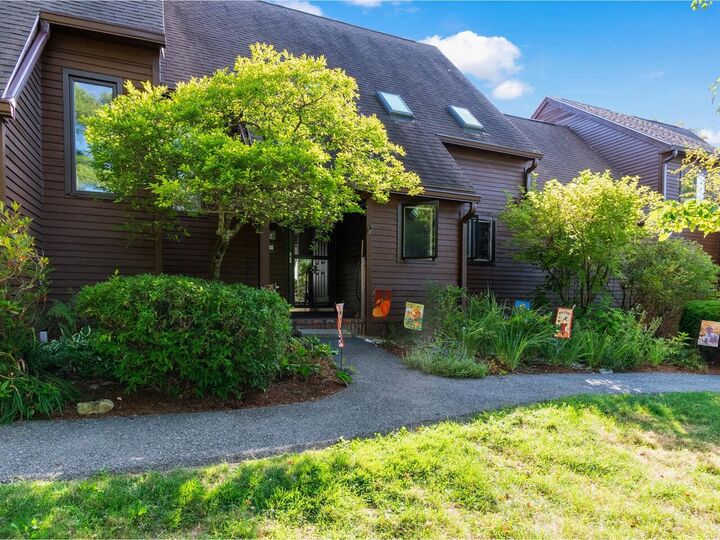 422 Acorn Lane  Shelburne VT 05482 photo