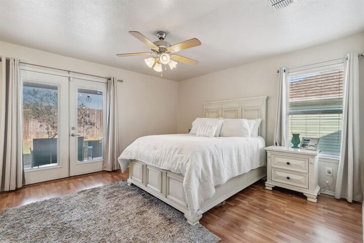 Photo de la propriété:  836 Village Point Lane  TX 76108 