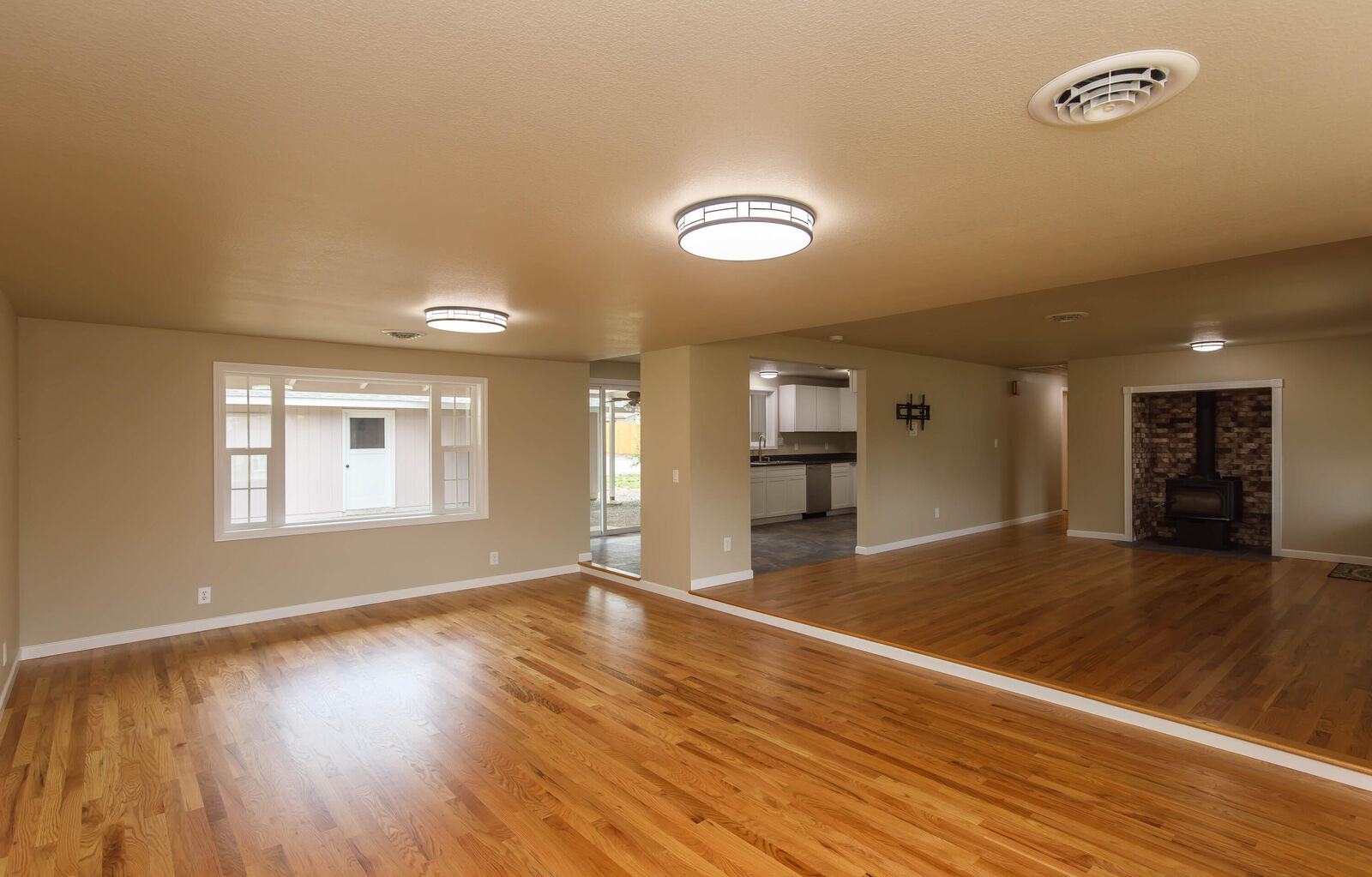 Property Photo:  433 Highland Drive  OR 97504 