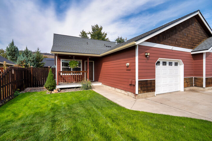 187 SW Ivy Court  Prineville OR 97754 photo