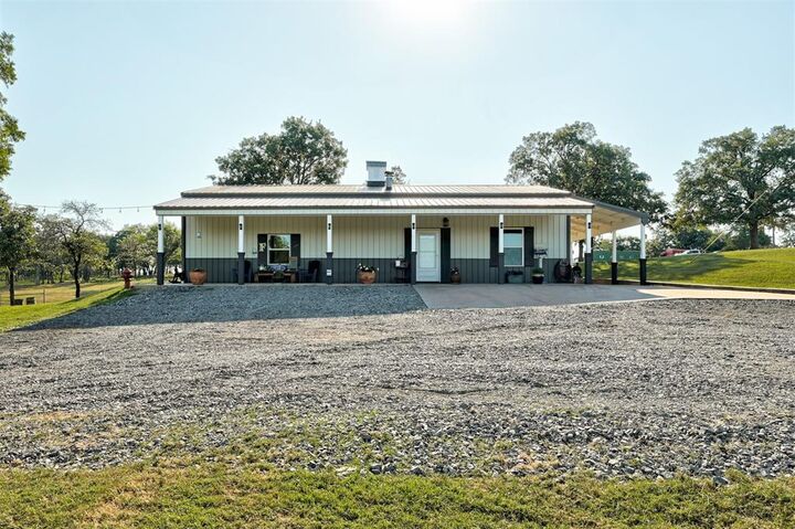 Property Photo: 330730 E 860 Road OK 74881