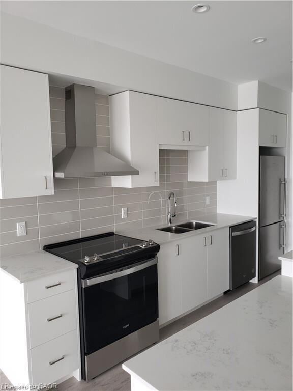 Property Photo:  15 Glebe Street 1211  ON N1S 2L8 