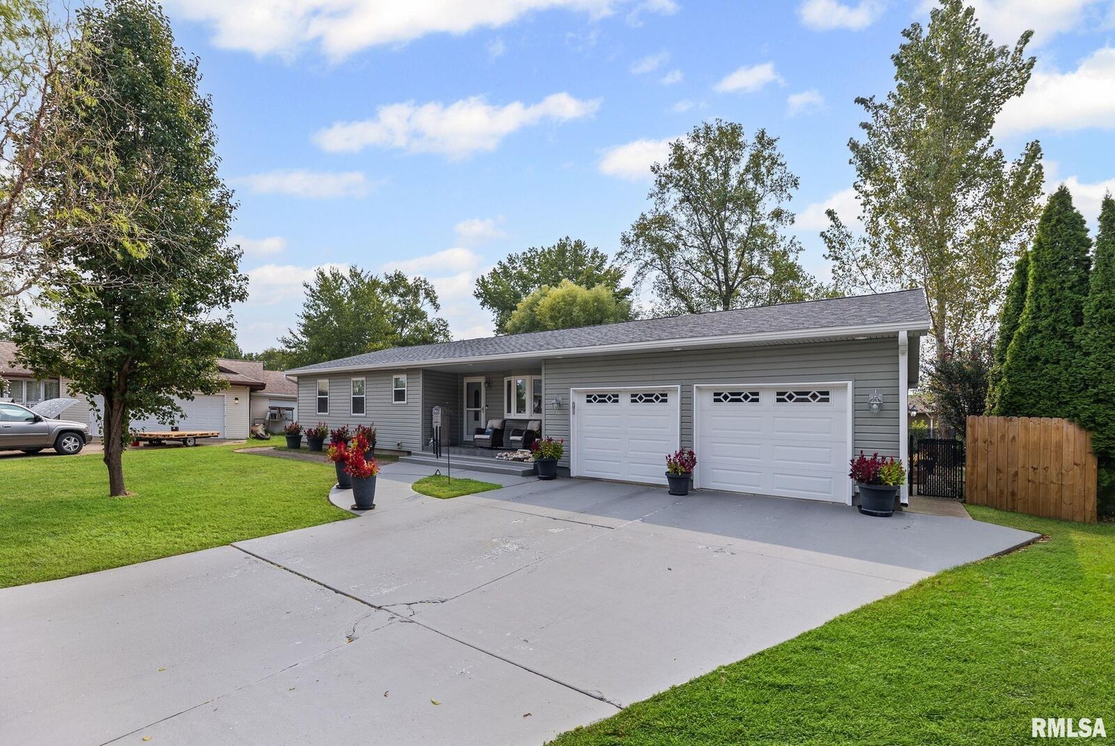 Property Photo: 521 Marquis Avenue IL 62801