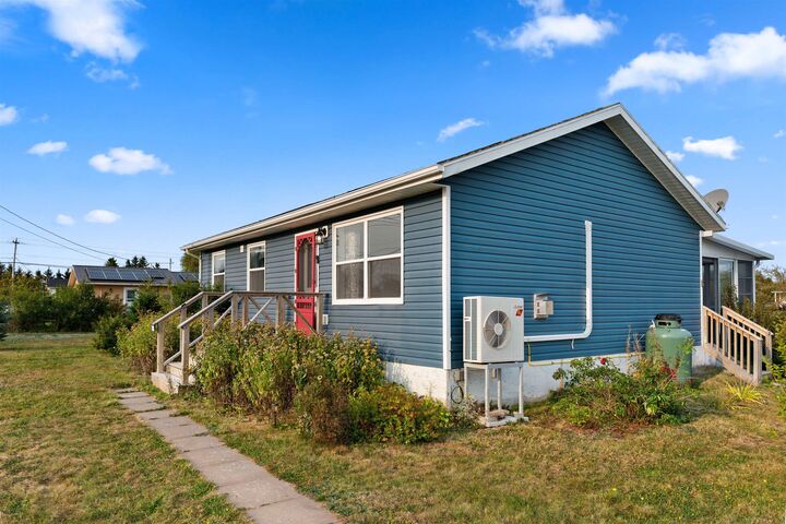 Property Photo:  19 Wharf Road  PE C0B 1X0 