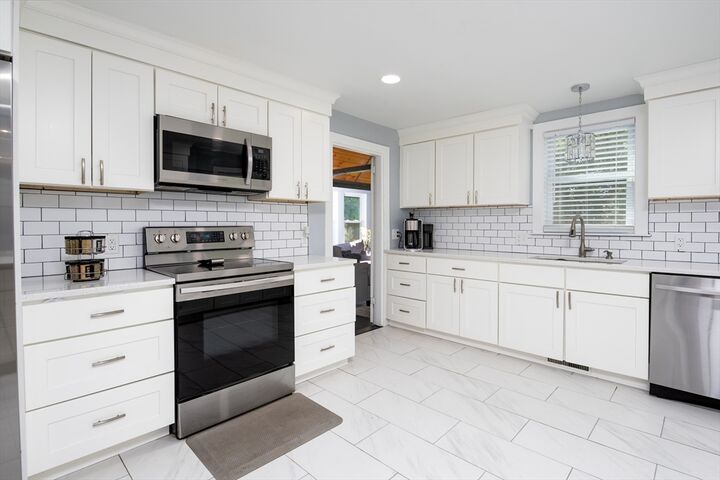 Property Photo: 455 Plymouth St MA 02333