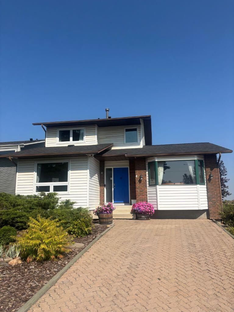 Property Photo:  4 Beddington Way NE  AB T3K 1M9 
