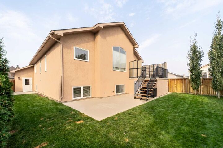 Property Photo:  189 Grizzly Terrace N  AB T1H 6V3 