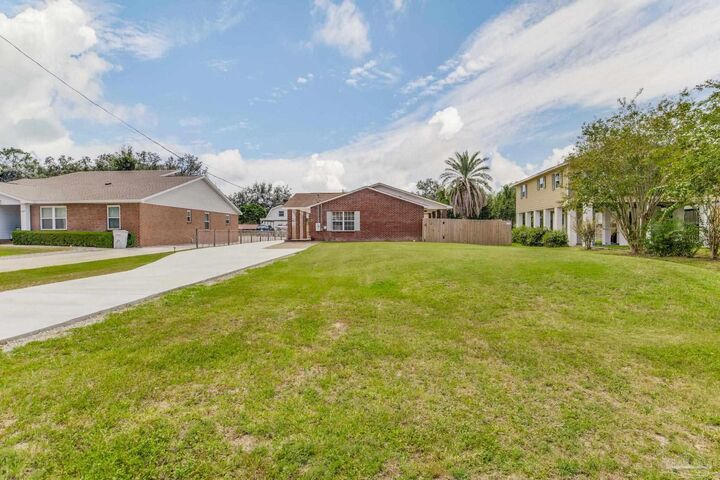 3201 Laurel Dr  Gulf Breeze FL 32563 photo