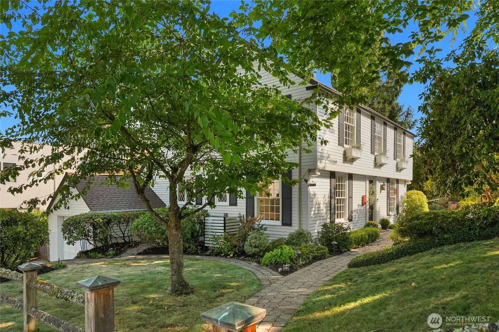 Property Photo:  4827 NE 43rd Street  WA 98105 