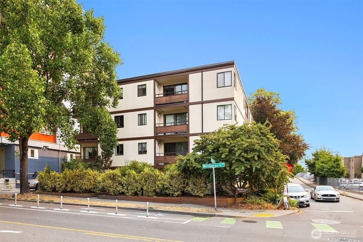 2100 N 106th Street 402  Seattle WA 98133 photo