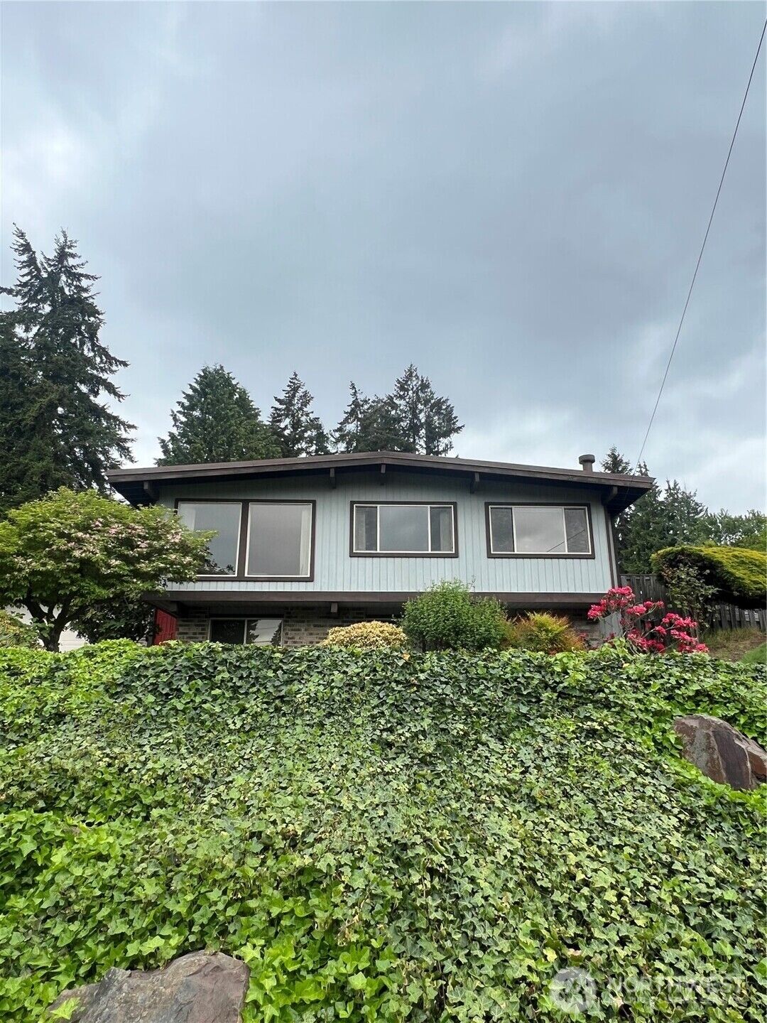 Property Photo:  5200  111th Avenue NE  WA 98033 