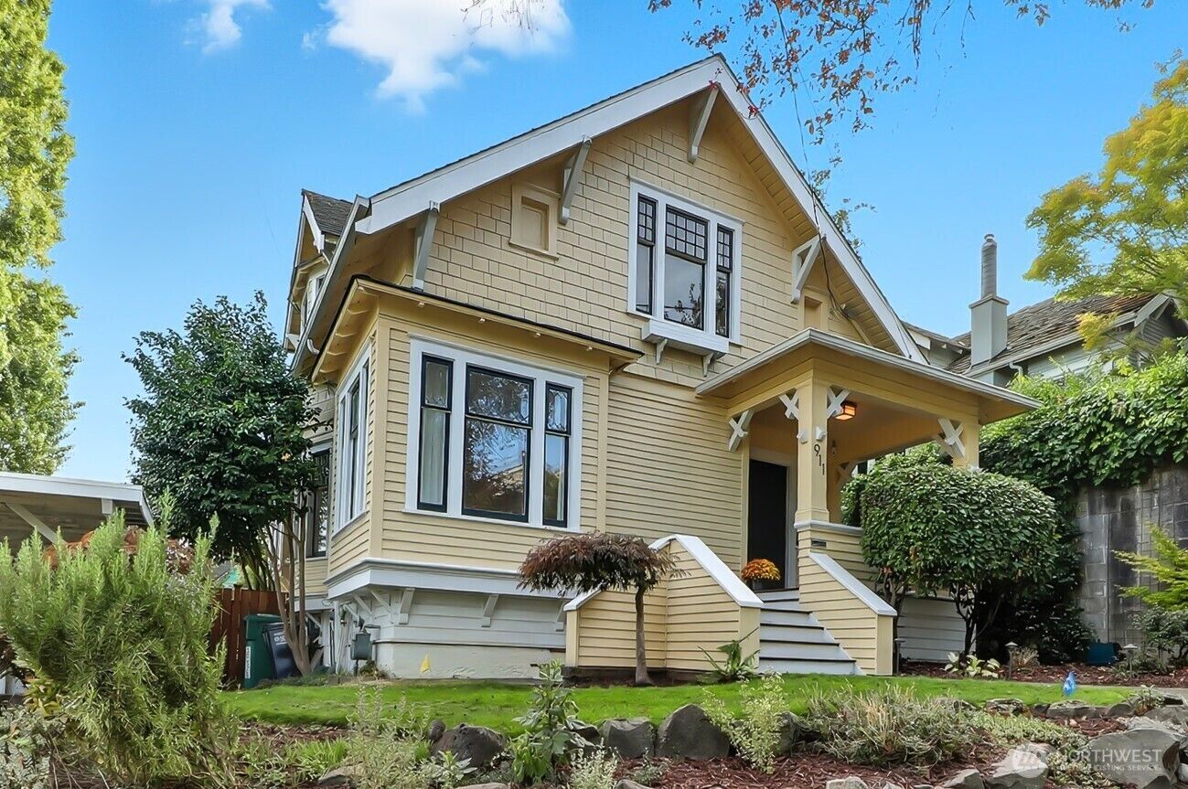 Property Photo:  911 N 47th Street  WA 98103 