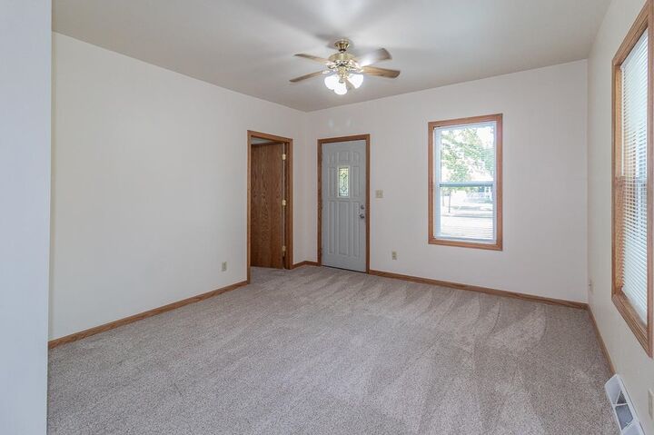 Property Photo:  424 Nicolet Boulevard  WI 54952-3365 