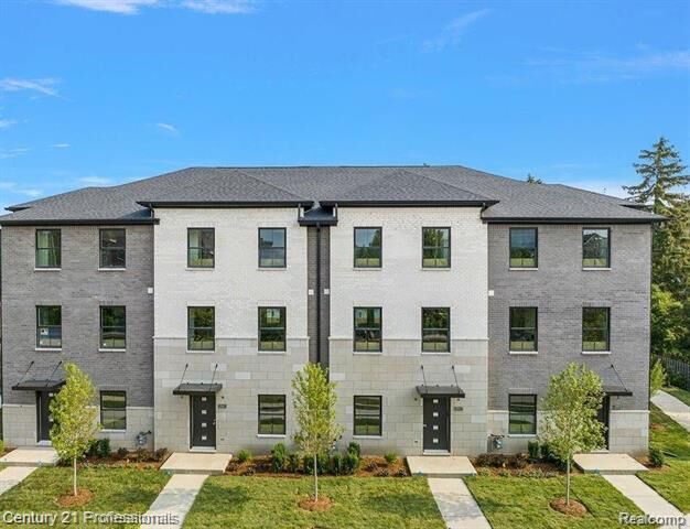 2878 Summers Place  Troy MI 48084 photo