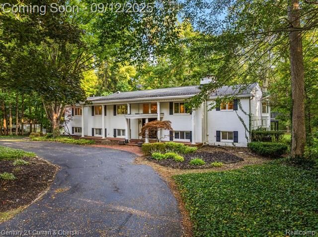 Property Photo: 46777 Bettyhill Road MI 48170