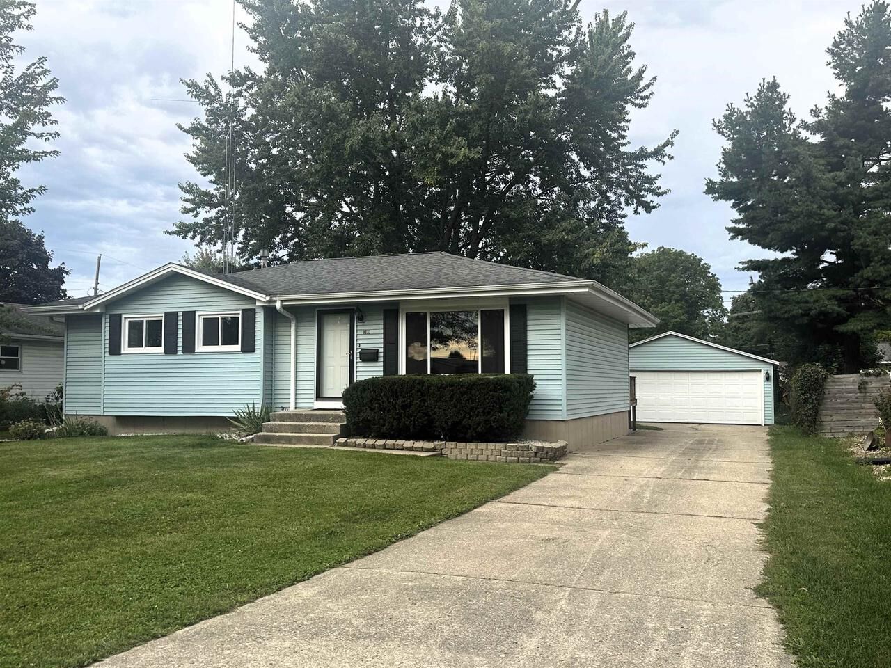 Property Photo:  309 East 8th Avenue  WI 53520 