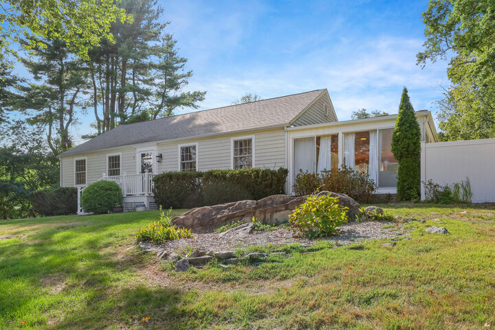 Property Photo:  9 Deerwood Court  CT 06851 