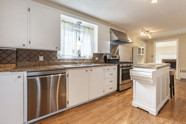 Property Photo:  7 Reed Street  CT 06066 