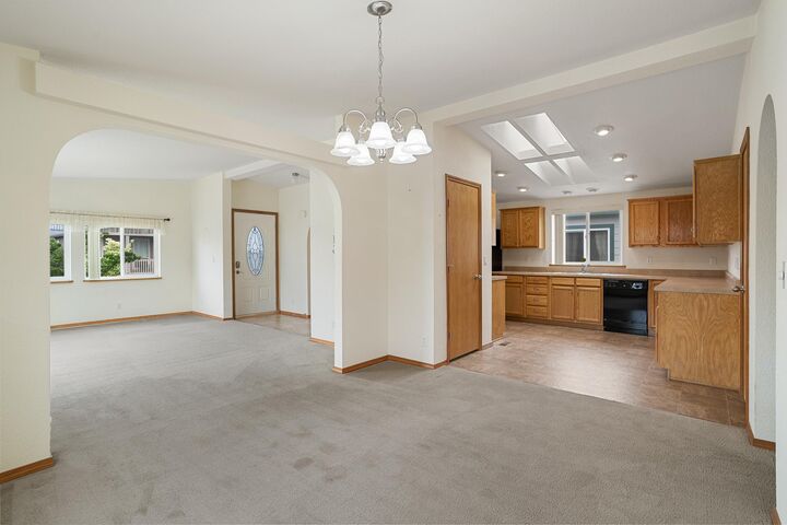 Property Photo:  1811 N Grady Ln  WA 99016