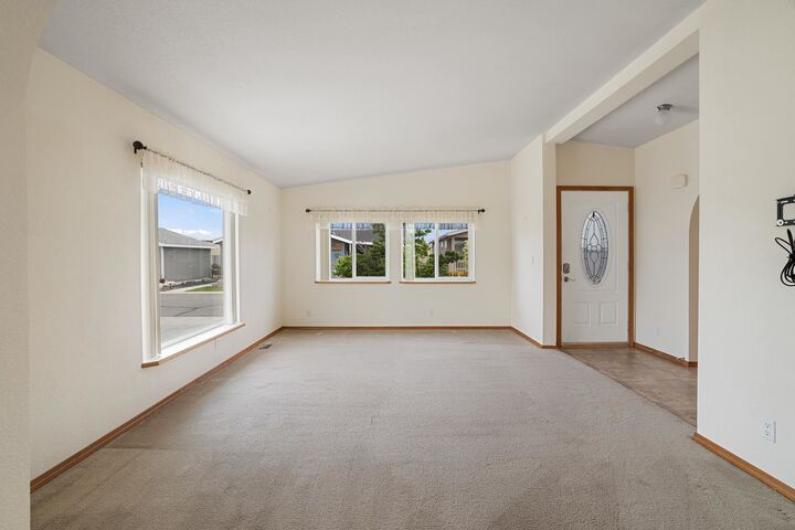 Property Photo: 1811 N Grady Ln WA 99016