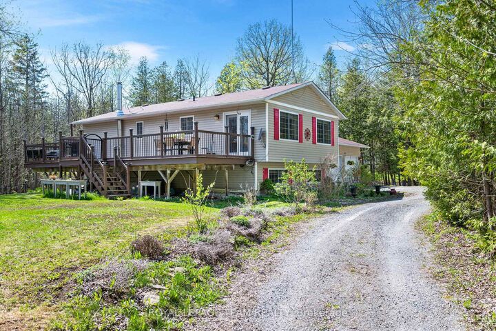 Photo de la propriété: 165 Cuckoos Nest Road ON K7A 4S7