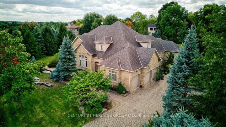 Photo de la propriété:  12 Prince Adam Court  ON L7B 1M1 