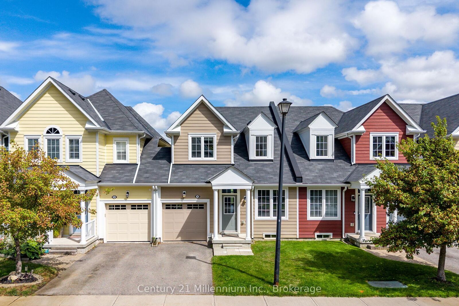 Photo de la propriété: 16 Berkshire Avenue ON L9Z 2X2