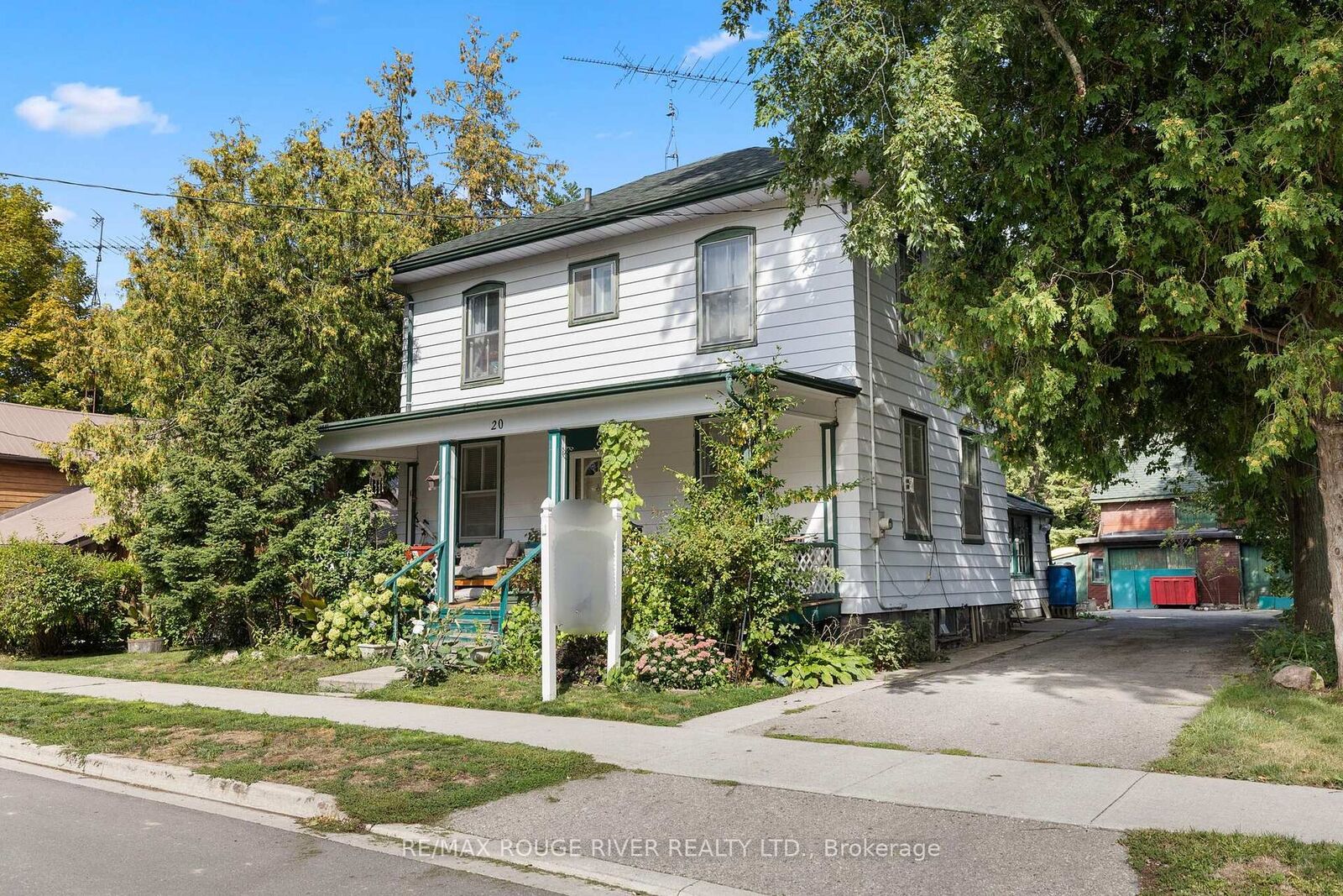 Property Photo:  20 Odell Street  ON L1C 1Z5 