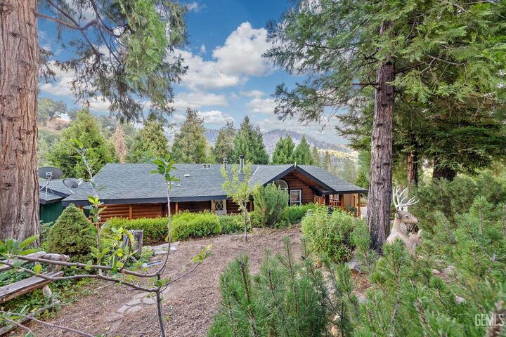 Property Photo:  45941 Ridge Road  CA 93260 