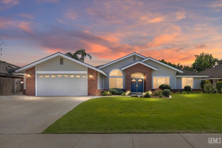 7705 Terry John Avenue  Bakersfield CA 93308 photo